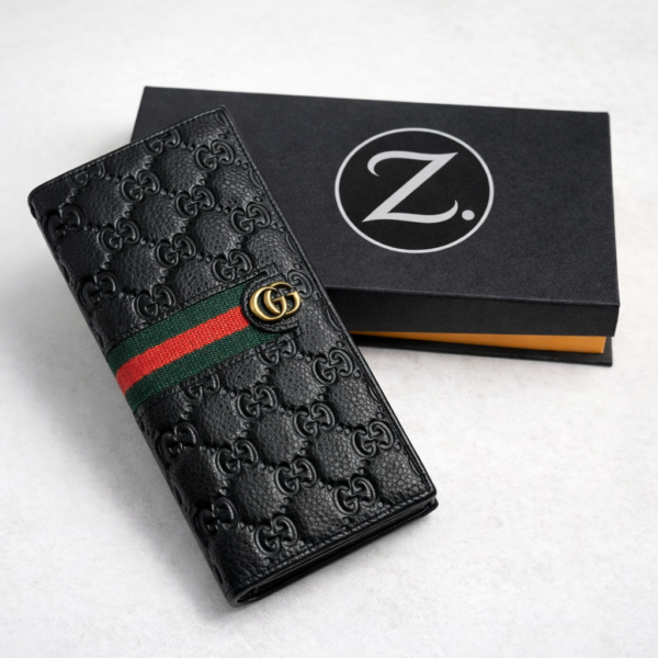 a6a4c72d-8be1-41f8-b5b2-7530916116da Z. Luxe Leather Wallet – Sophisticated style for everyday elegance.